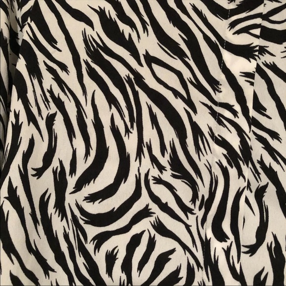 NWT Nordstrom Halogen Zebra Print Button Down Top Career Size Xtra Small - Picture 5 of 8